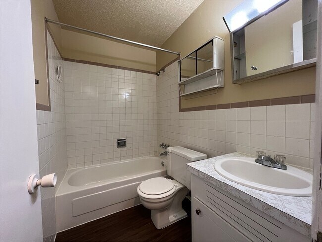 Building Photo - 2006 Theodore Dr