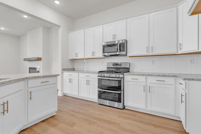 Building Photo - ChateletDrive4839