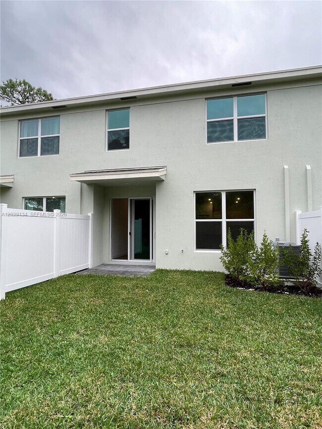 Building Photo - 4297 Hammock Grove Dr