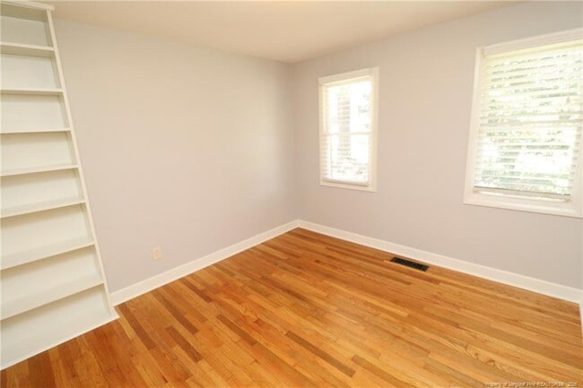 Building Photo - 1009 Dogwood Ln