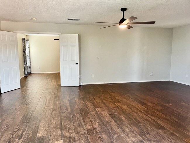 Building Photo - 12408 Mangas Trail NE