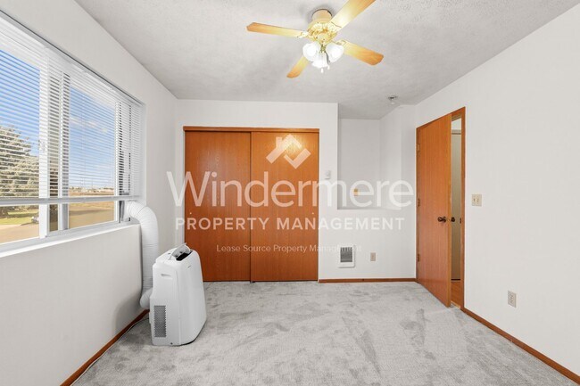 Building Photo - *MOVE IN SPECIAL * 1/2 OFF FIRST FULL MONT...