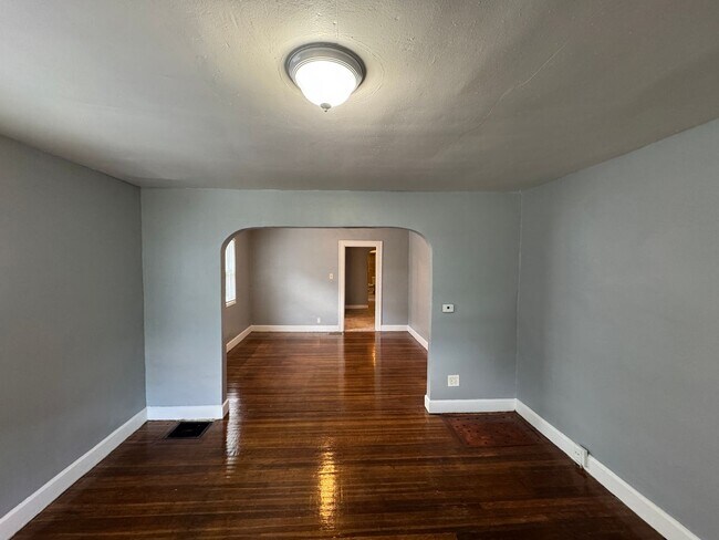 Building Photo - 738-740 Bosart