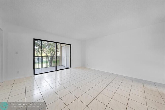 Building Photo - 2031 Coral Ridge Dr