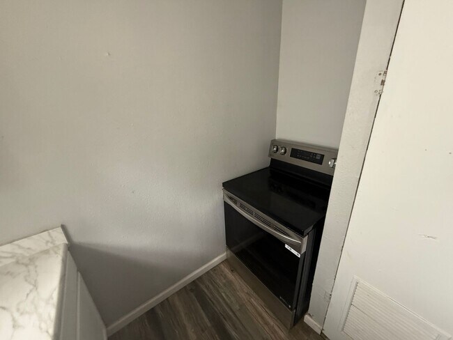 Building Photo - 1 Bedroom 1 bathroom house in North Lubbock!