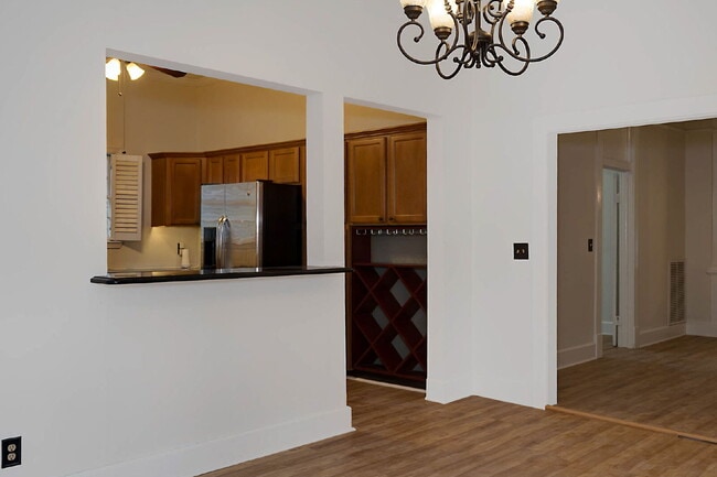 Building Photo - Stunning Renovated 4-Bedroom Home in Lakebottom with Screened Porch & Prime Location Near Fort Mo...