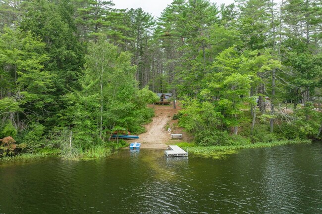 Building Photo - 154 Old County Rd