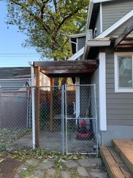 Building Photo - 7225 SE 60th Ave