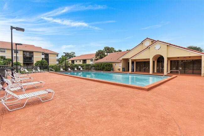 Building Photo - 5661 Riverside Dr