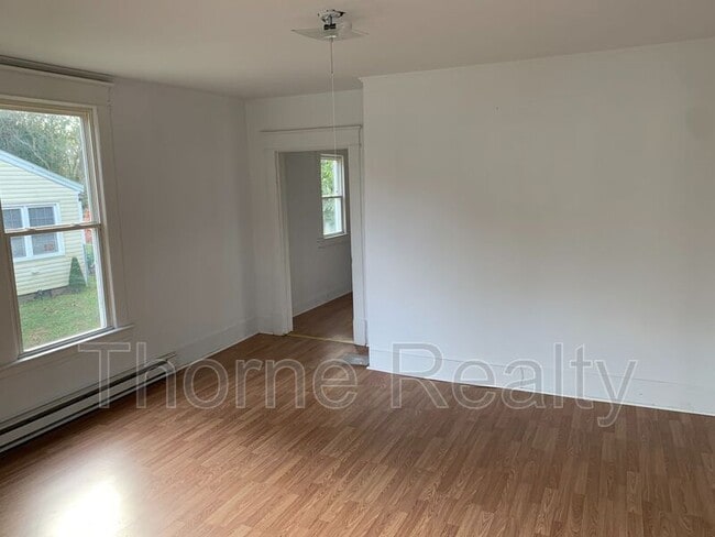Building Photo - 1316 Clark St