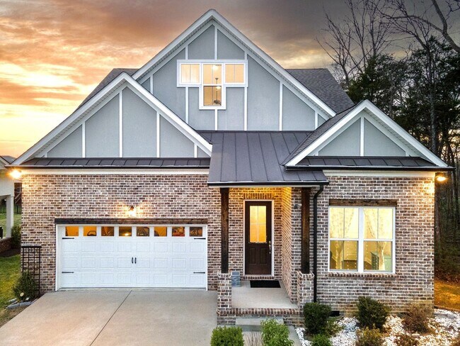 Building Photo - **LIKE NEW EXECUTIVE HOME IN A CUL-DE-SAC ...