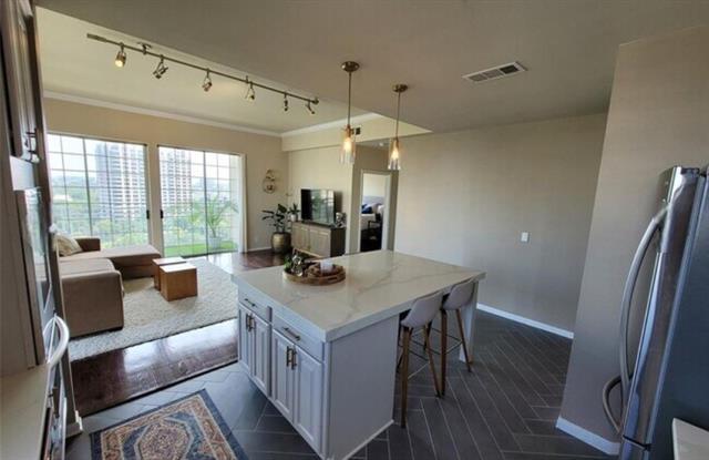 Building Photo - 3225 Turtle Creek Blvd Blvd