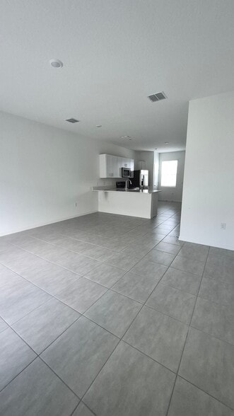 Building Photo - 3064 Skyline Lp