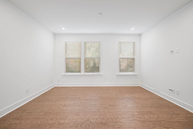 Building Photo - Prime Briar Creek Location – 3BR Townhome ...
