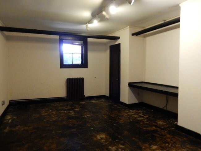 Building Photo - 1 BR Apt in Old SW; Utilities & Wi-Fi included!