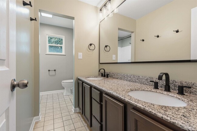 Building Photo - 3066 Rosa Del Villa Dr