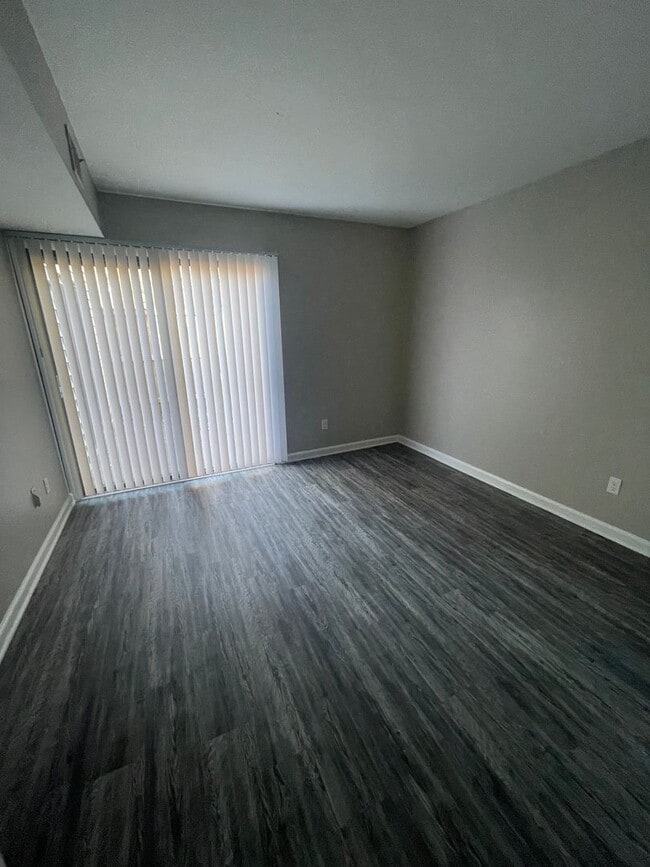 Building Photo - Welcome to this charming 1-bedroom, 1-bathroom Apartment, located in the vibrant city of Charlott...