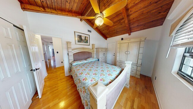 Building Photo - 980 Caribbean Dr