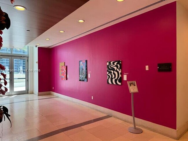 Building Photo - 200 Biscayne Blvd Way