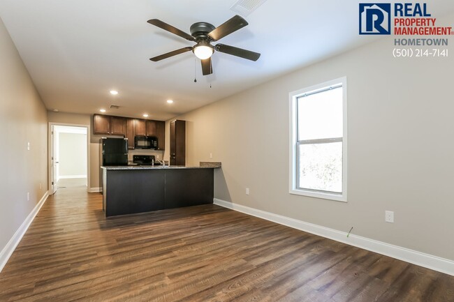 Building Photo - 875 Jane Dr