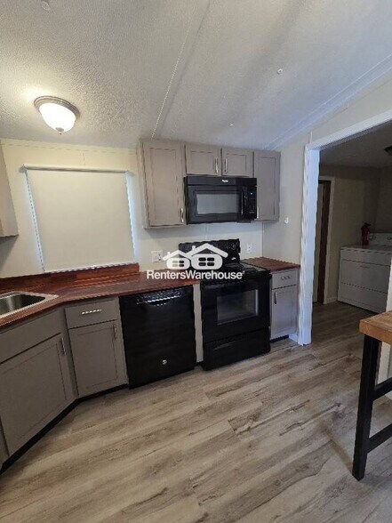 Building Photo - 2350 N 5th St