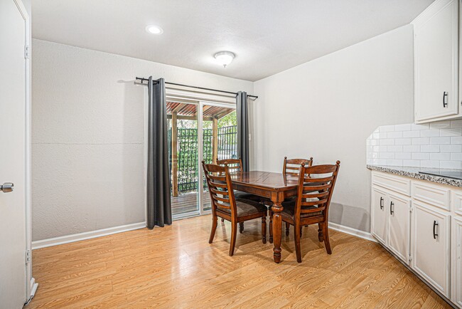 Building Photo - 16607 Neumann Dr
