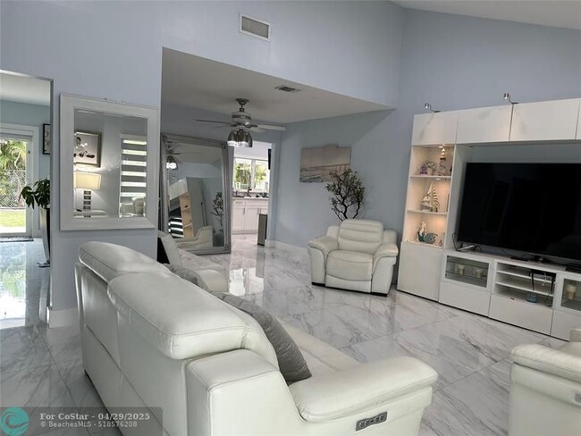 Primary Photo - 10310 NW 20th Ct