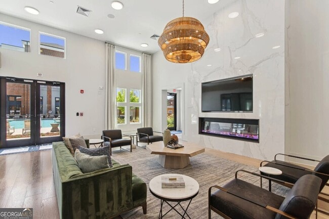 Building Photo - 550 Webb Gin House Rd