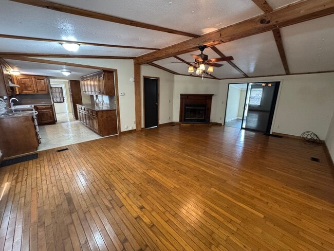Building Photo - Private 3/2.5 Home with bonus room- $1,895