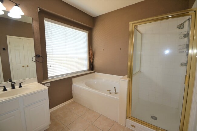 Building Photo - 15307 Amesbury Ln