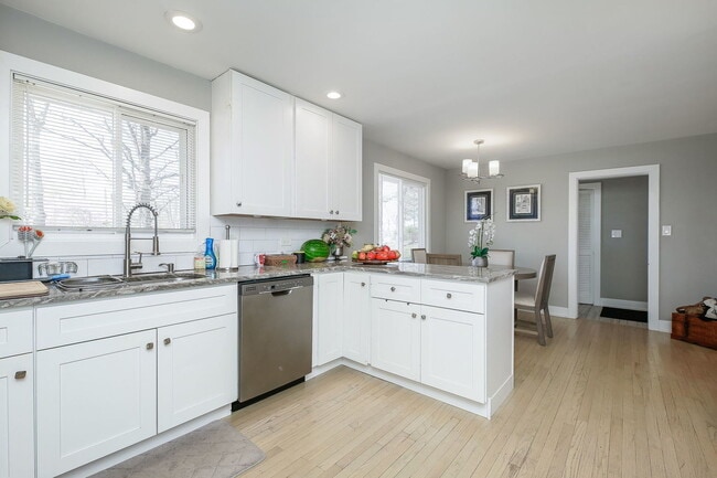 Building Photo - 3309 York Rd