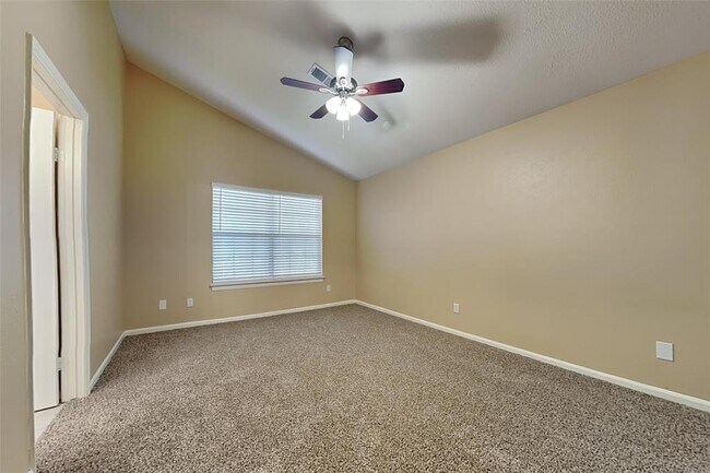 Building Photo - 151 E Pathfinders Cir