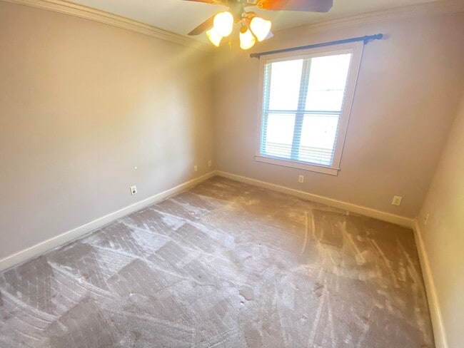 Building Photo - Beautiful home in Fairways subdivision off Coles Ferry Pk.