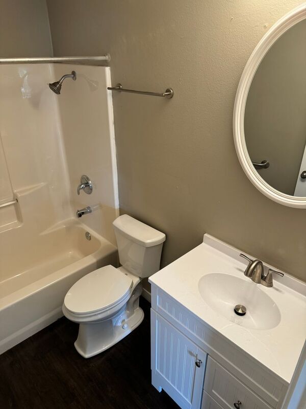 Building Photo - 2121 Southfork Dr