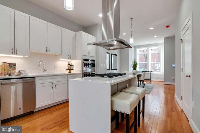 Kitchen - 937 R St NW