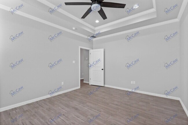 Building Photo - 2524 Creek Dr