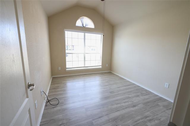 Building Photo - 2101 Oakridge Dr