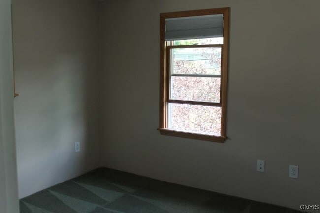 Building Photo - 375 Pawling St