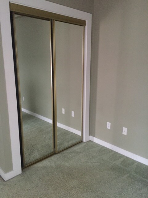 Building Photo - 1104 W 8th St