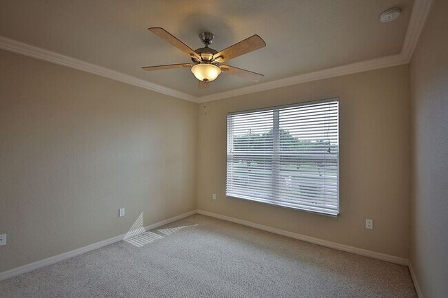 Building Photo - Santa Barbara Villas - Move in Special