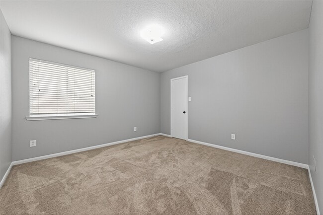 Building Photo - 2502 Gwenfair Dr