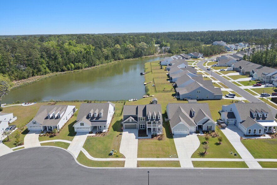 Building Photo - 268 Heron Creek Dr