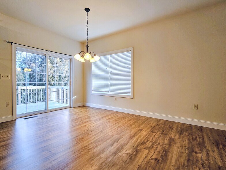 Building Photo - 361 Cedar Holw