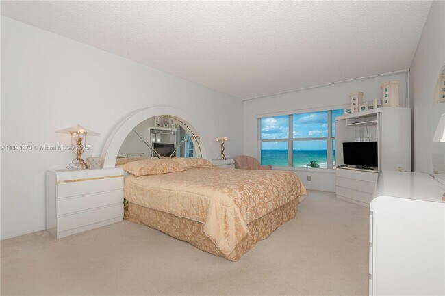 Building Photo - 3550 Galt Ocean Dr