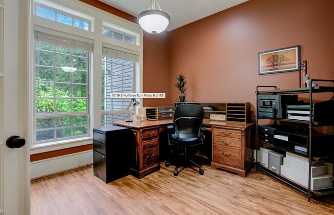 Building Photo - 4 bed/4bath, 5000sqft, adult home? Sober living? Barton Park!