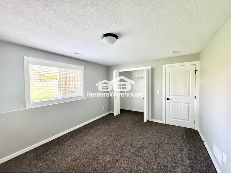 Building Photo - 645 Northview Dr