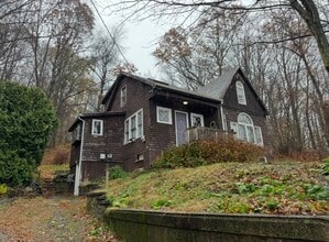 Building Photo - 13 Wawecus Hill Rd