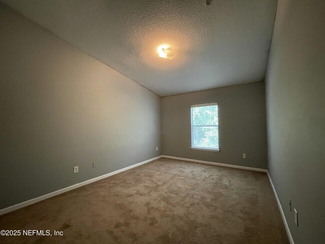 Building Photo - 9400 Underwing Way