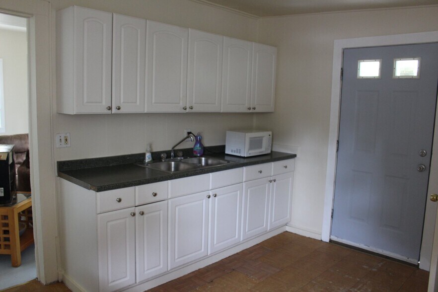 Building Photo - 5 New St E