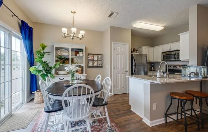 Building Photo - 8430 Charbay Cir